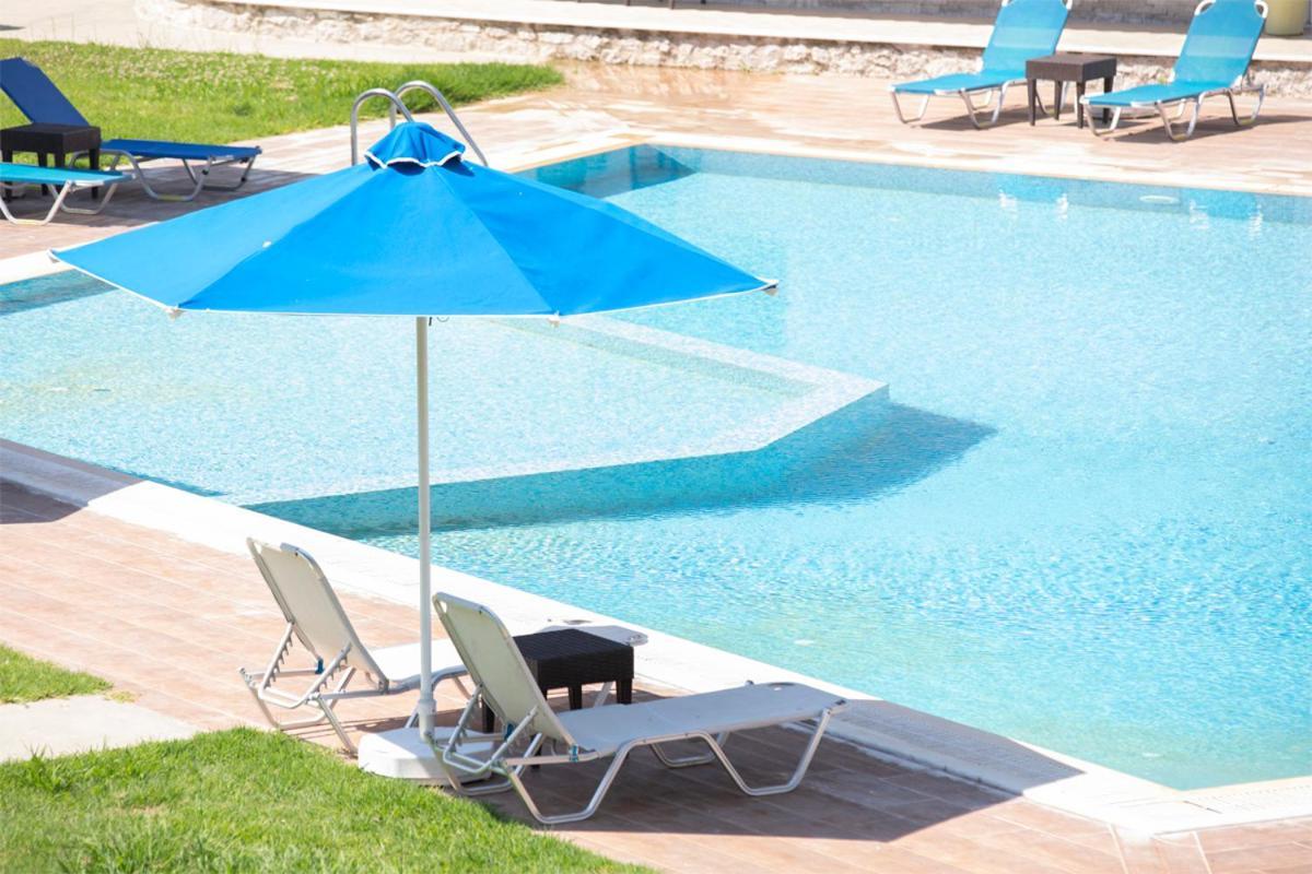 Menes Hotel Yénion 外观 照片